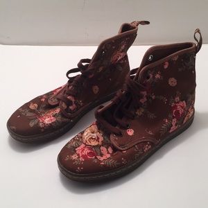 Floral hightop Doc Marten’s.